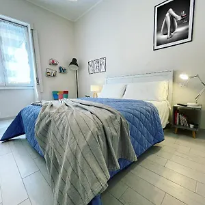 50-papiniano-apartment.it-lombardy.com/
