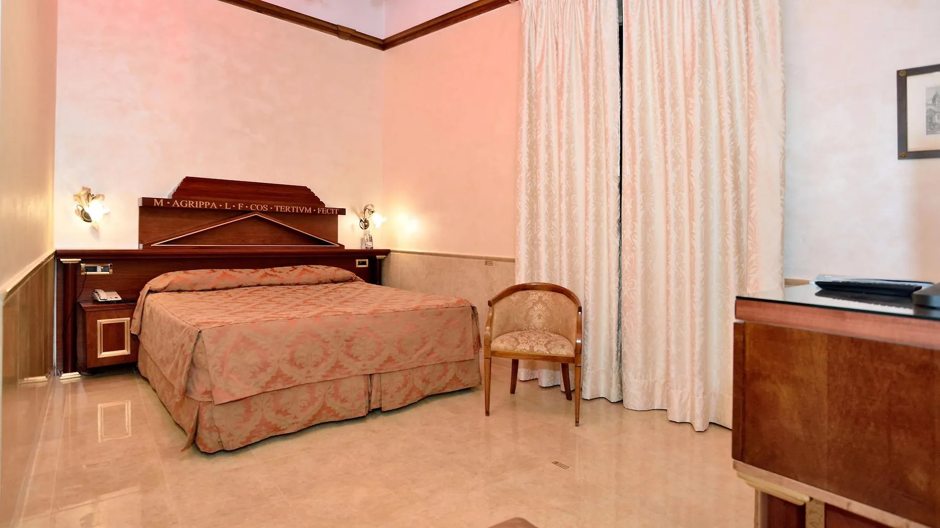 Hotel Pantheon Rome